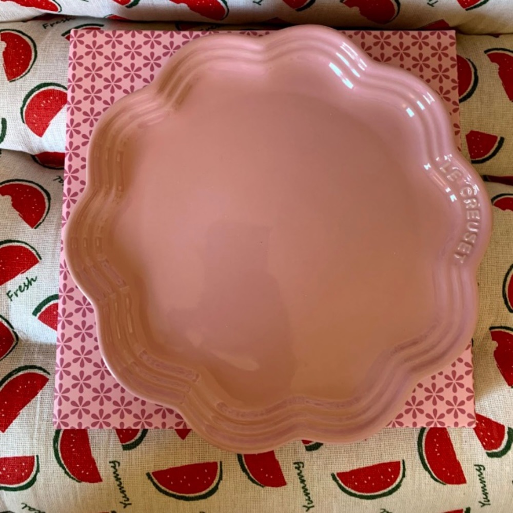Le Creuset Frill Flower Pink Plate